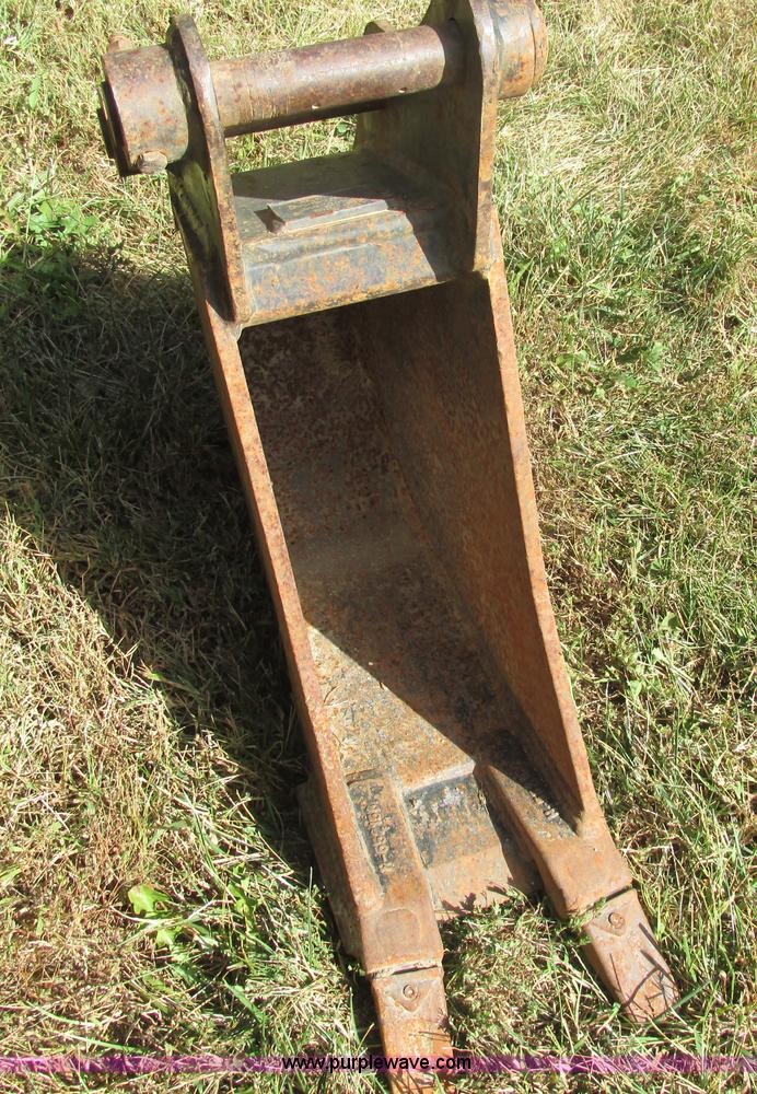 image for item BS9991 2007 Ditch Witch XT1600 tool carrier