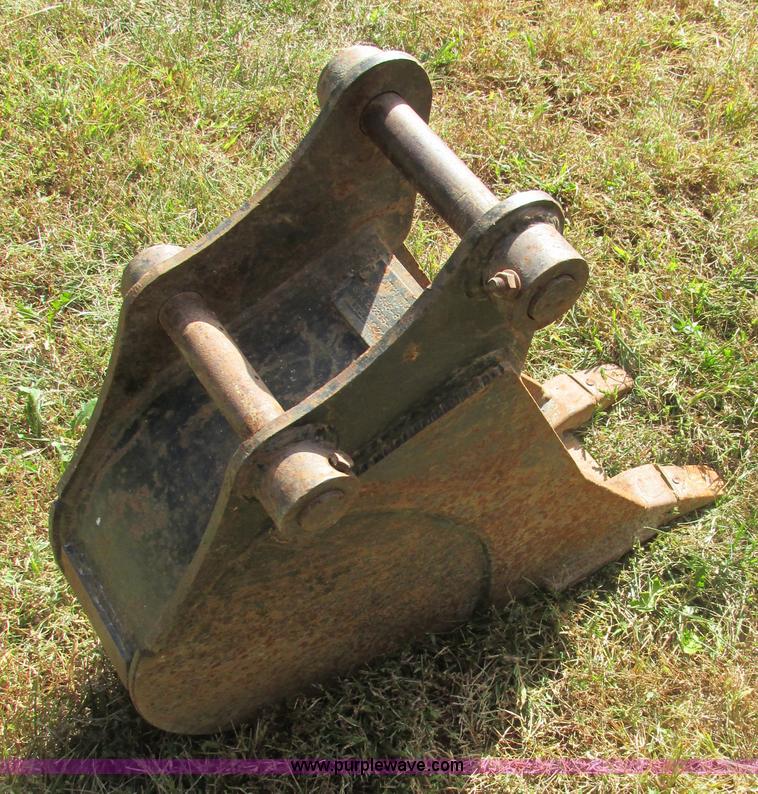 image for item BS9991 2007 Ditch Witch XT1600 tool carrier