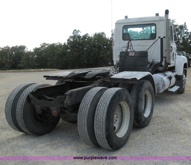 image for item BS9996 1996 Mack CH613SFA semi truck