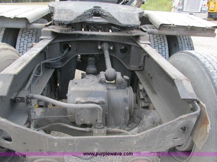 image for item BS9996 1996 Mack CH613SFA semi truck