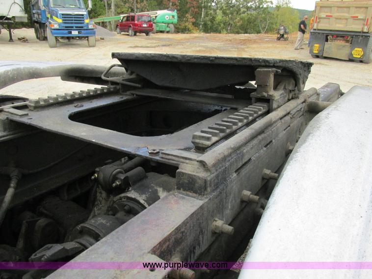 image for item BS9996 1996 Mack CH613SFA semi truck