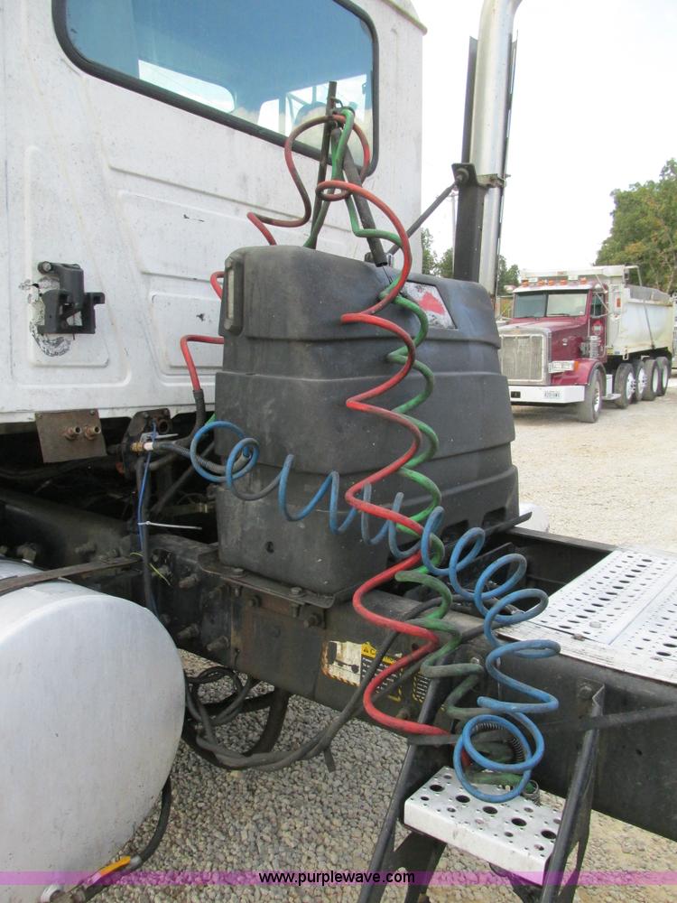 image for item BS9996 1996 Mack CH613SFA semi truck