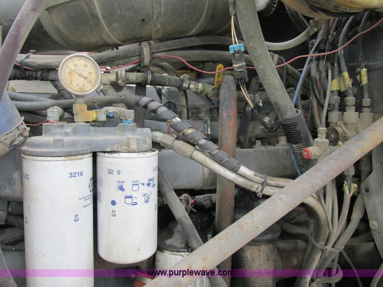 image for item BS9996 1996 Mack CH613SFA semi truck