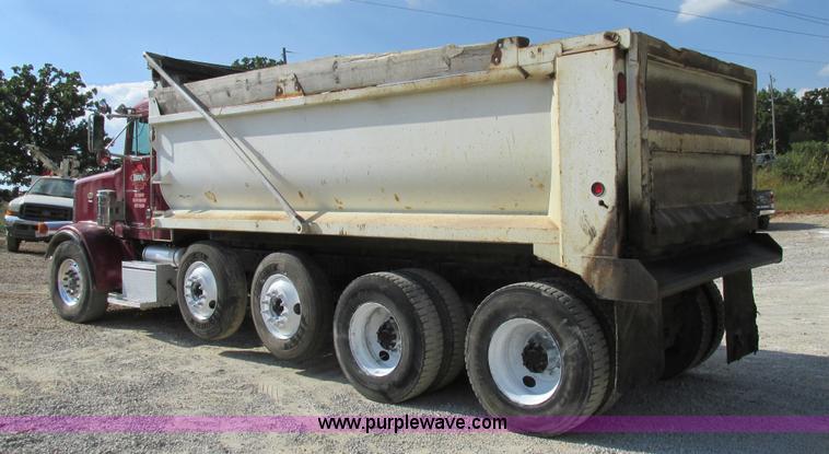 image for item BS9997 2000 Peterbilt 357 dump truck
