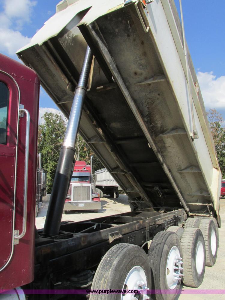 image for item BS9997 2000 Peterbilt 357 dump truck