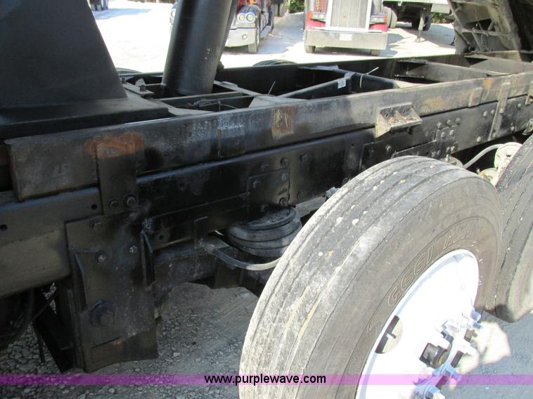 image for item BS9997 2000 Peterbilt 357 dump truck