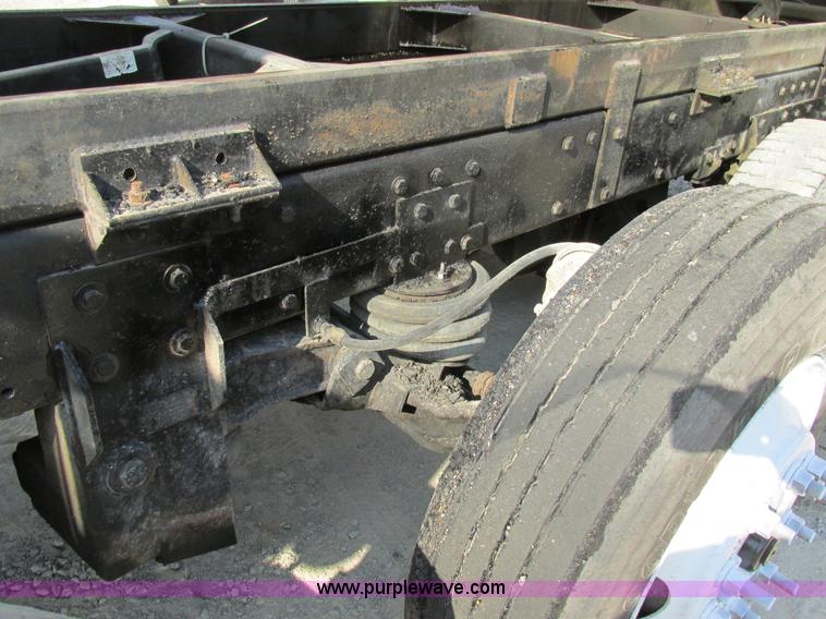 image for item BS9997 2000 Peterbilt 357 dump truck