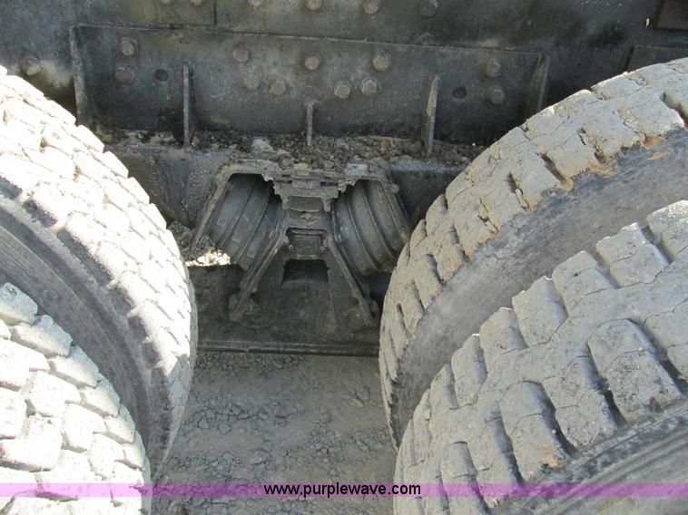 image for item BS9997 2000 Peterbilt 357 dump truck