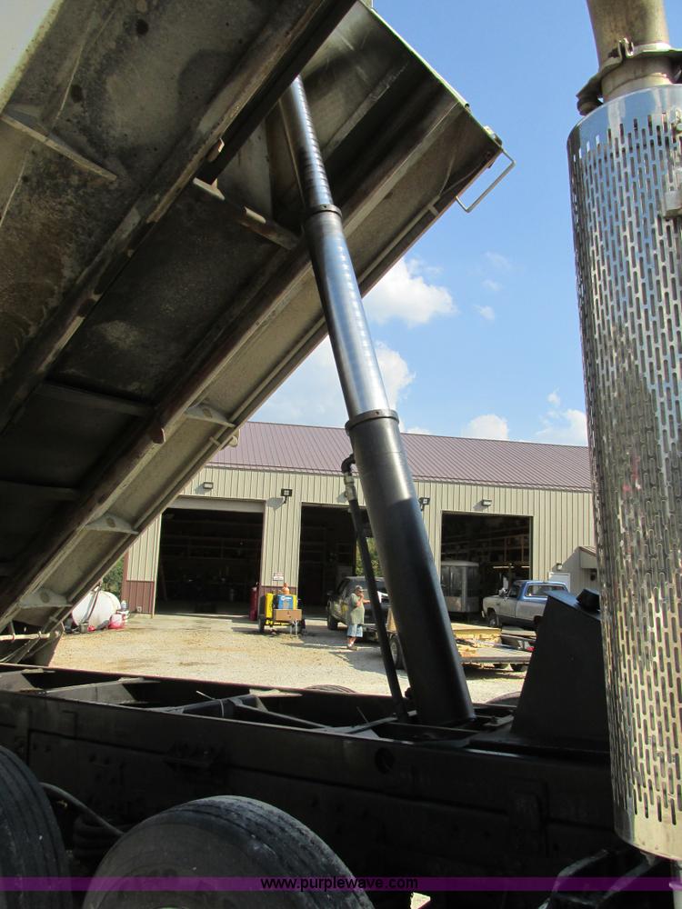 image for item BS9997 2000 Peterbilt 357 dump truck