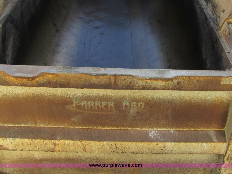 image for item BS9997 2000 Peterbilt 357 dump truck