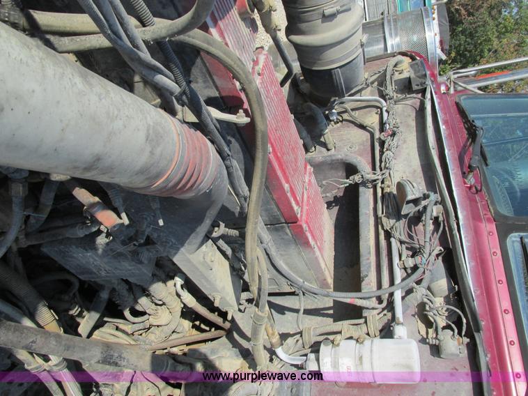 image for item BS9997 2000 Peterbilt 357 dump truck