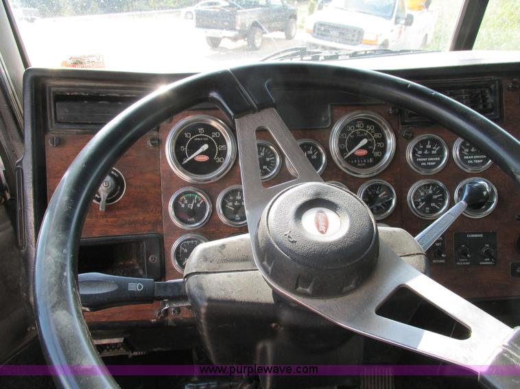 image for item BS9997 2000 Peterbilt 357 dump truck