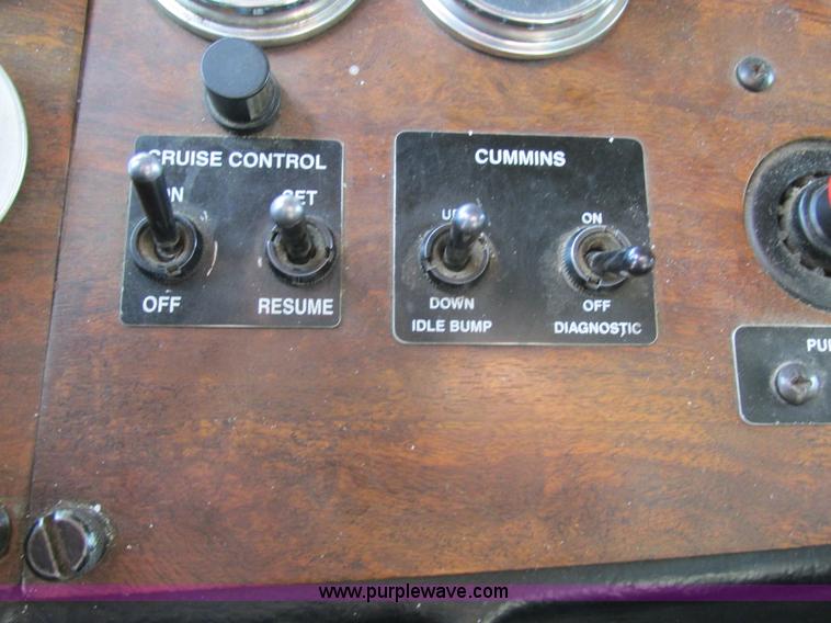 image for item BS9997 2000 Peterbilt 357 dump truck