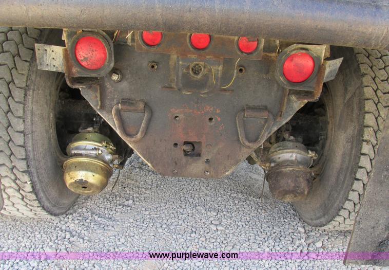 image for item BS9997 2000 Peterbilt 357 dump truck