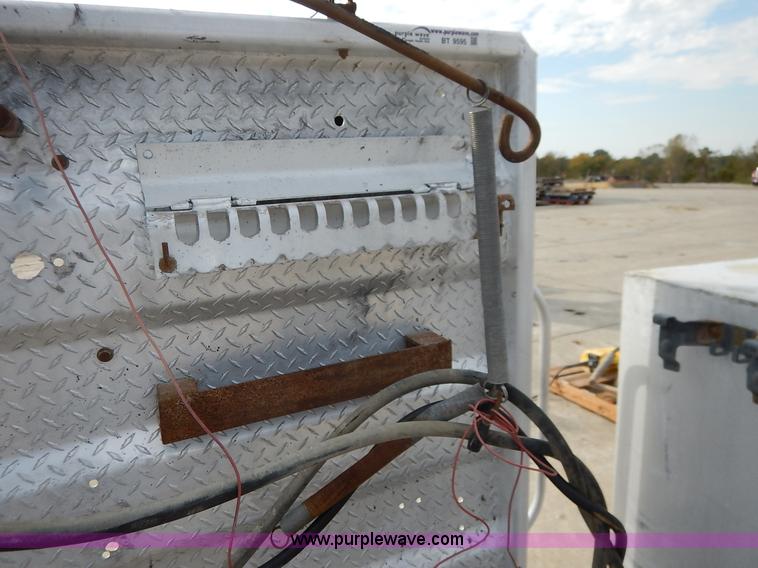 image for item BT9595 Assorted truck accessories