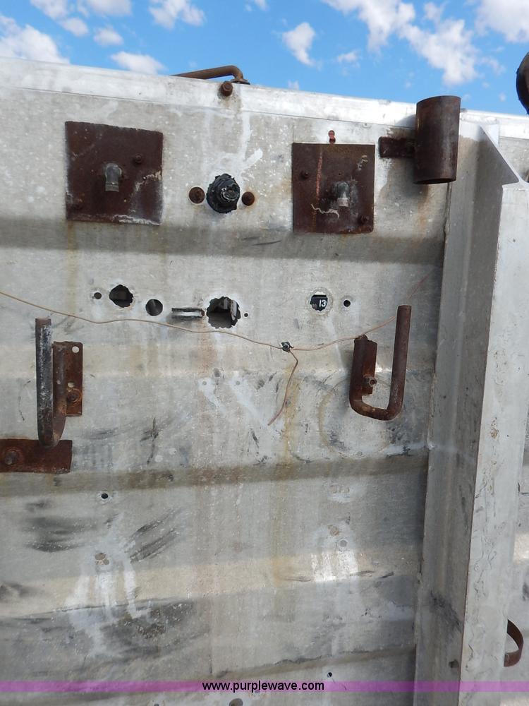 image for item BT9595 Assorted truck accessories