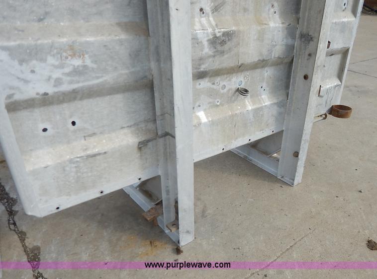 image for item BT9595 Assorted truck accessories