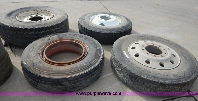 image for item BT9602 (7) truck tires