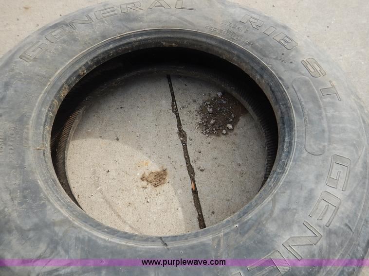 image for item BT9602 (7) truck tires