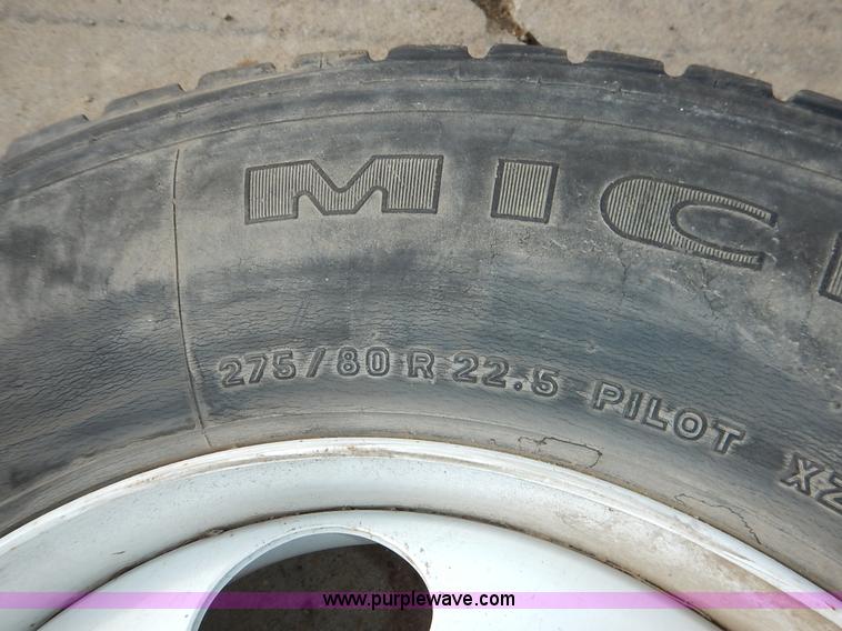 image for item BT9602 (7) truck tires
