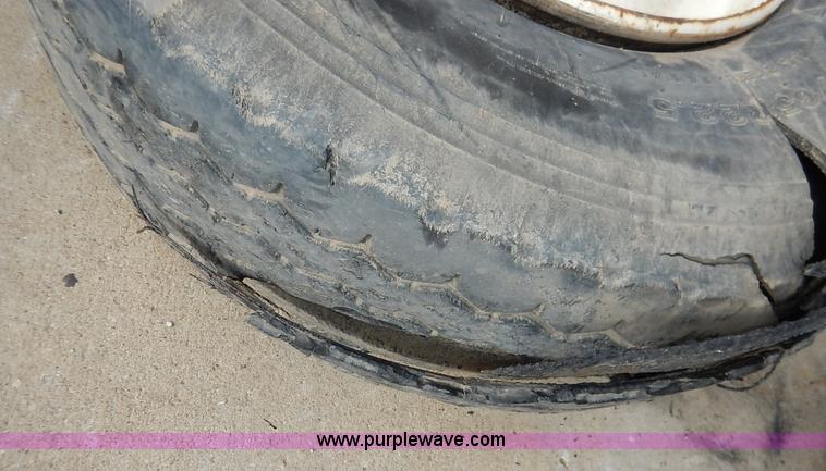 image for item BT9602 (7) truck tires