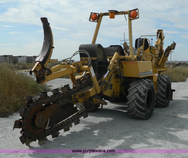 image for item BT9881 1997 Vermeer V5800 trencher