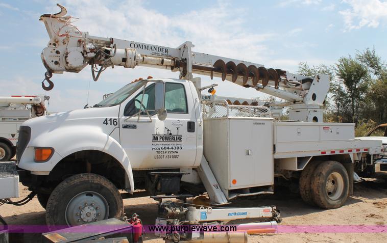 image for item J1437 2001 Ford F750 digger derrick truck