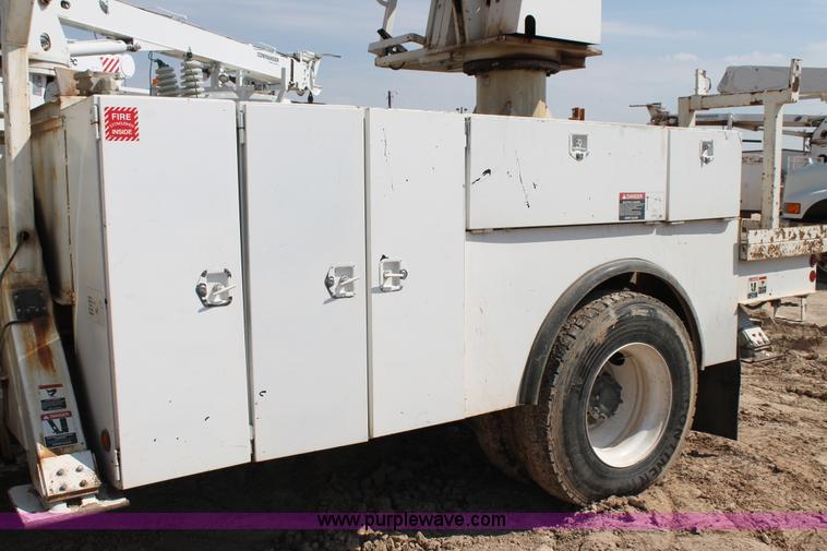 image for item J1457 2008 International DuraStar 4400 digger derrick truck