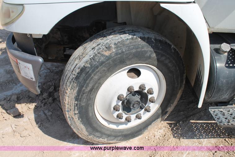 image for item J1457 2008 International DuraStar 4400 digger derrick truck