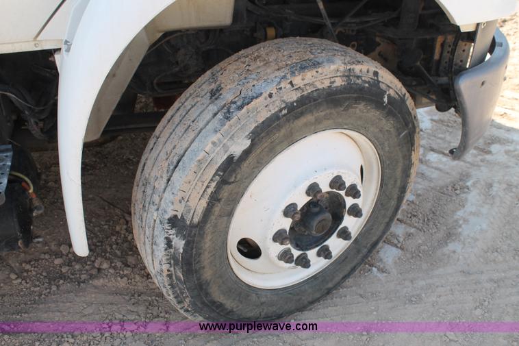 image for item J1457 2008 International DuraStar 4400 digger derrick truck