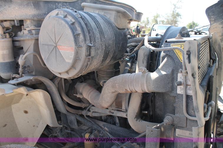 image for item J1457 2008 International DuraStar 4400 digger derrick truck