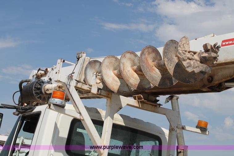 image for item J1457 2008 International DuraStar 4400 digger derrick truck