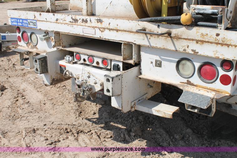 image for item J1457 2008 International DuraStar 4400 digger derrick truck