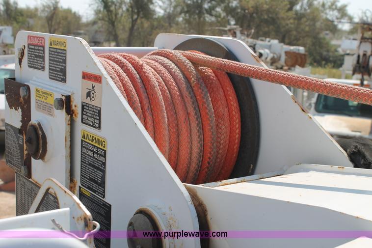 image for item J1457 2008 International DuraStar 4400 digger derrick truck