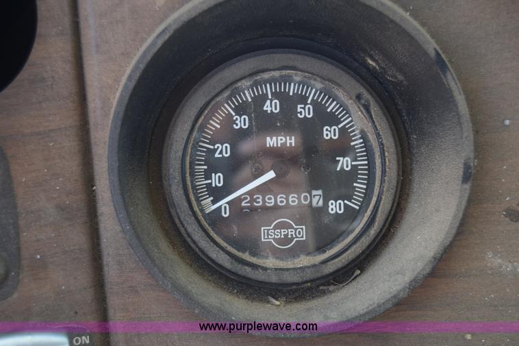 image for item J7075 1985 Ford 9000 pump truck