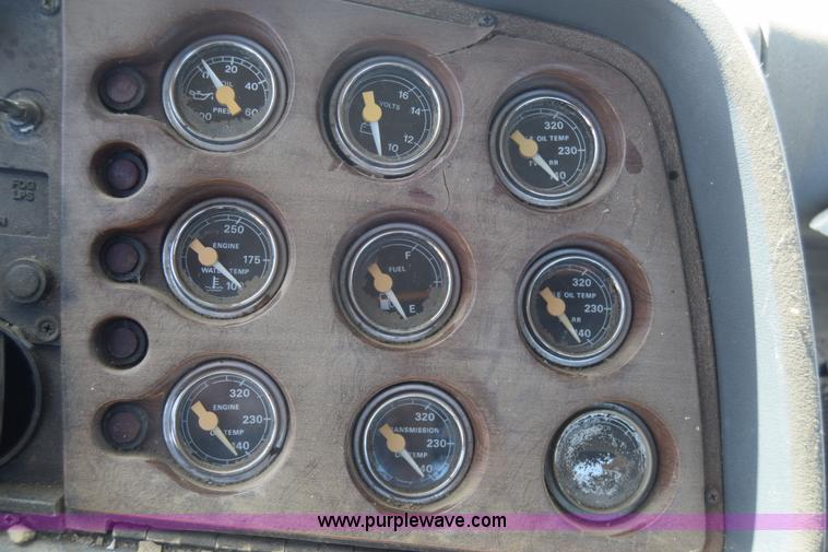 image for item J7075 1985 Ford 9000 pump truck