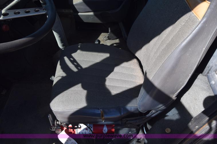 image for item J7075 1985 Ford 9000 pump truck