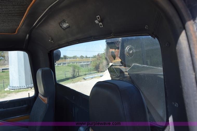 image for item J7075 1985 Ford 9000 pump truck