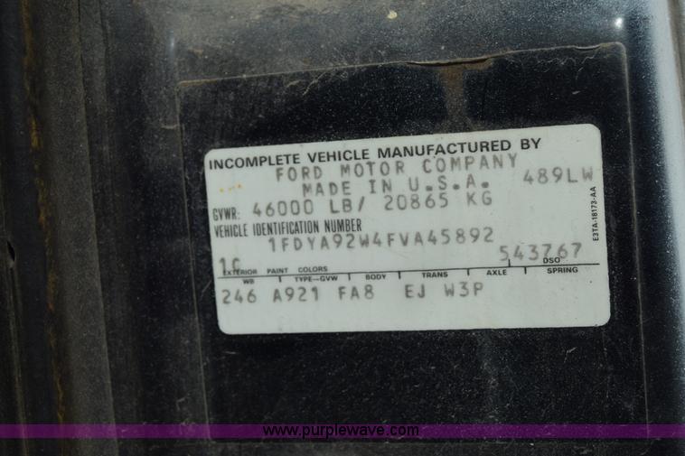 image for item J7075 1985 Ford 9000 pump truck