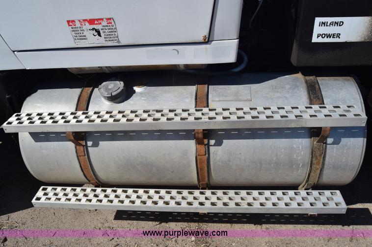 image for item J7075 1985 Ford 9000 pump truck