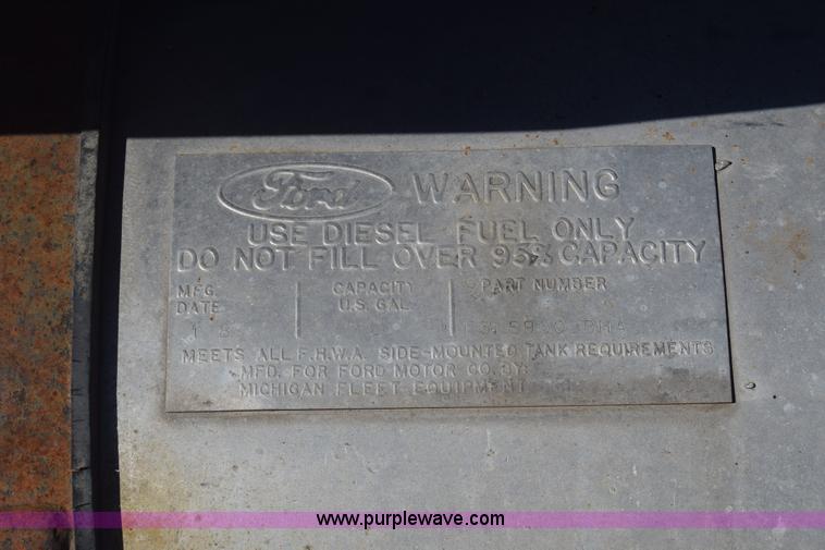 image for item J7075 1985 Ford 9000 pump truck