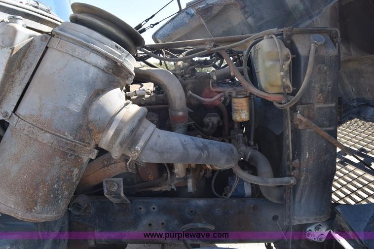 image for item J7075 1985 Ford 9000 pump truck