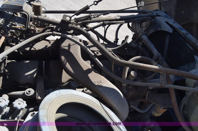 image for item J7075 1985 Ford 9000 pump truck