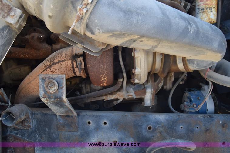 image for item J7075 1985 Ford 9000 pump truck