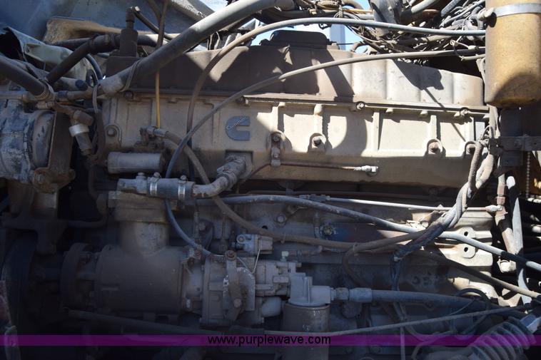 image for item J7075 1985 Ford 9000 pump truck