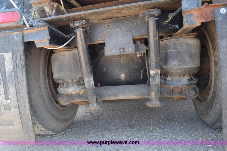 image for item J7075 1985 Ford 9000 pump truck