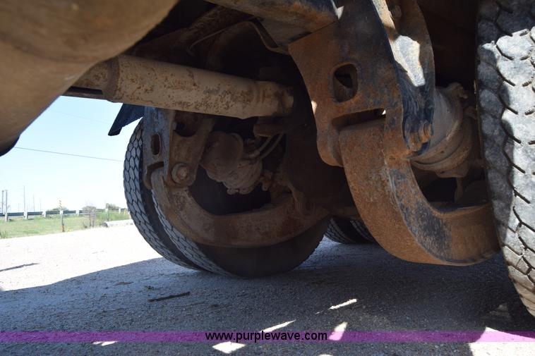 image for item J7075 1985 Ford 9000 pump truck