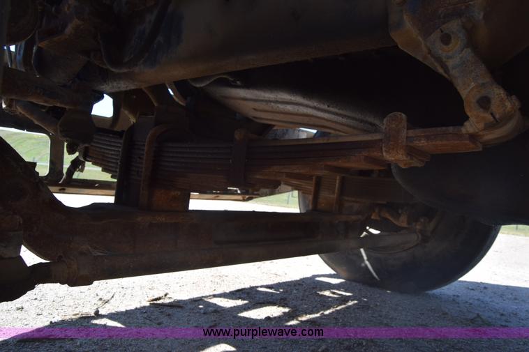 image for item J7075 1985 Ford 9000 pump truck