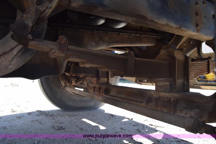 image for item J7075 1985 Ford 9000 pump truck