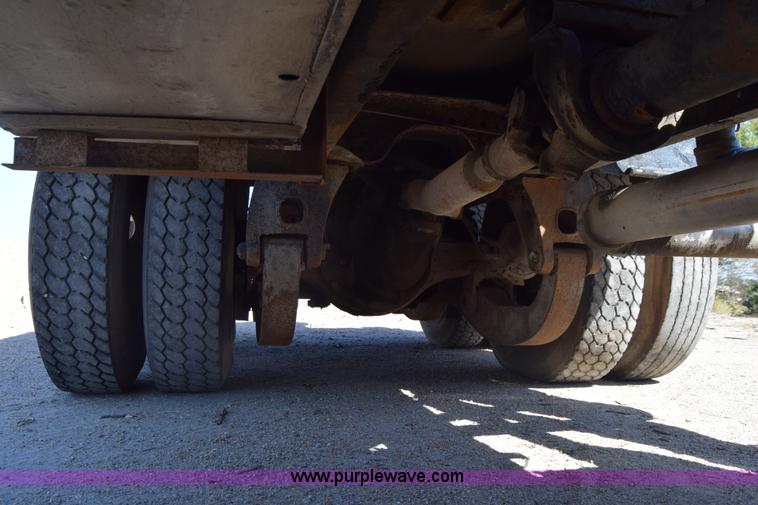 image for item J7075 1985 Ford 9000 pump truck